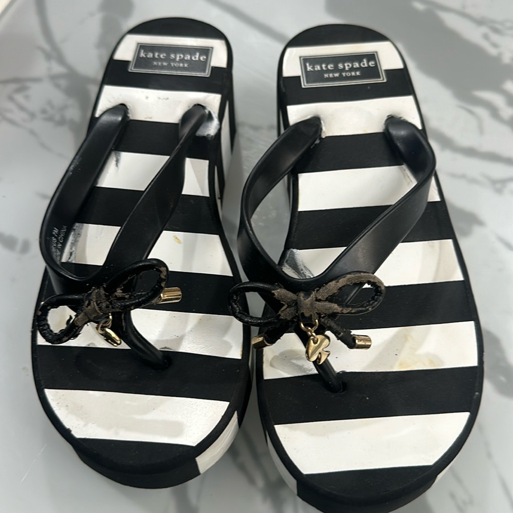 Kate spade used. Bows scratched